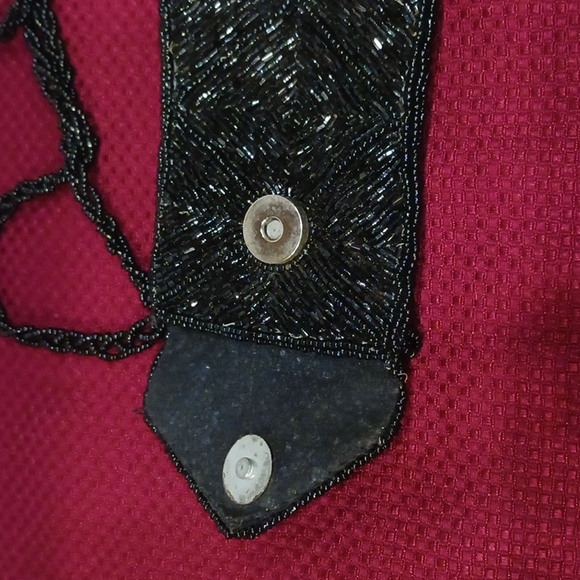 Vintage Black Beaded Purse long strap 5X3  strap 11in long. pocket snap closure - Picture 3 of 3